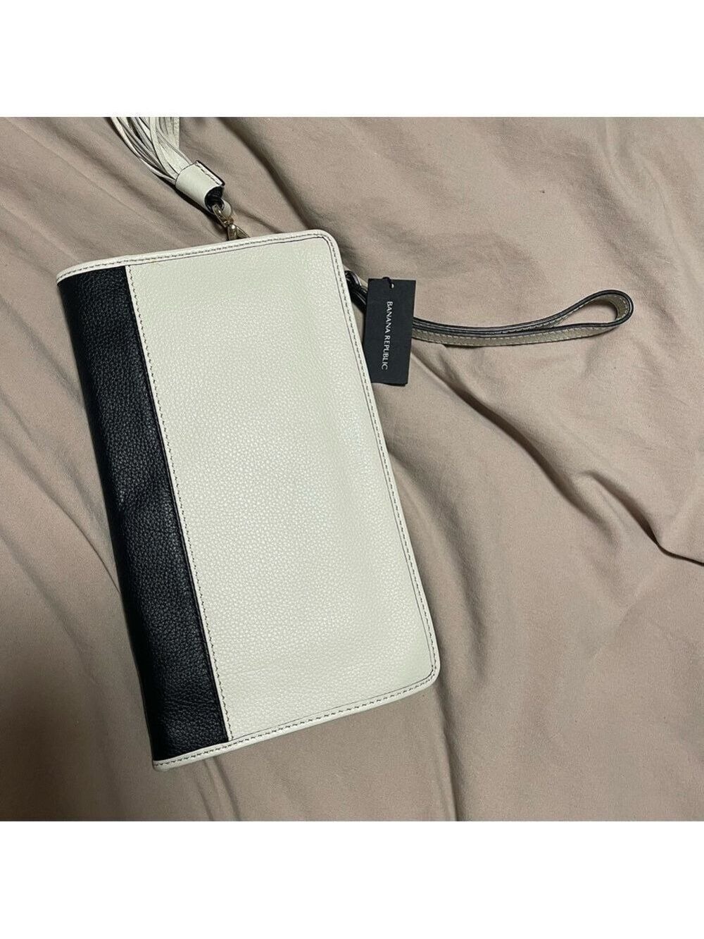Banana Republic wristlet wallet